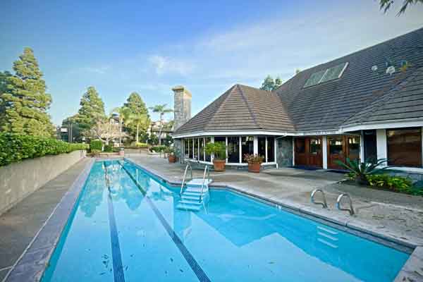 Windemere condos and townhomes in Plaza Del Amo Torrance