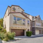 2889 Plaza Del Amo #405